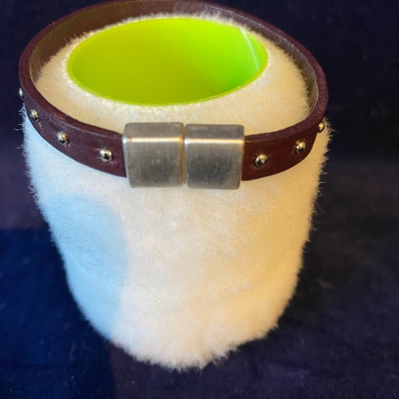Vintage J. Crew Brown Leather and Stainless Studded Magnetic Bracelet - Picture 4 of 7